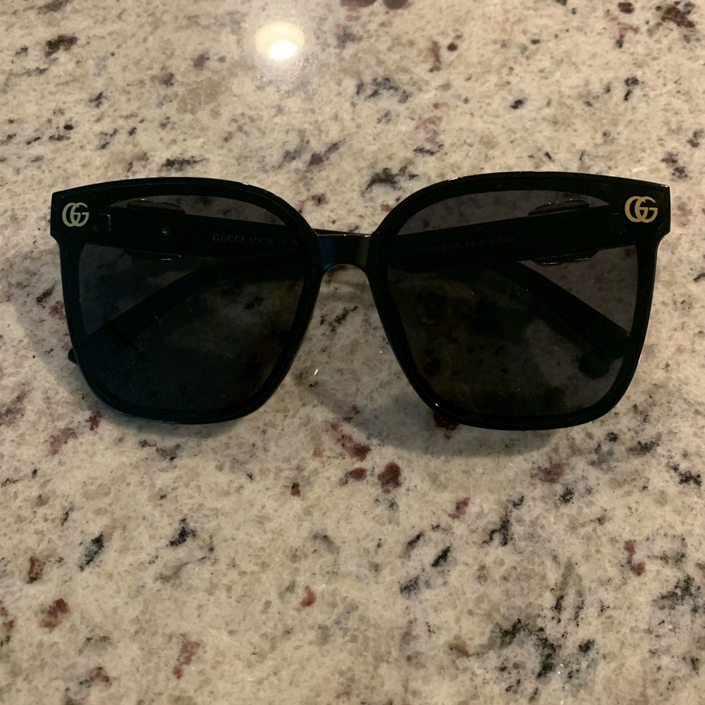GG Black oversized sunglasses